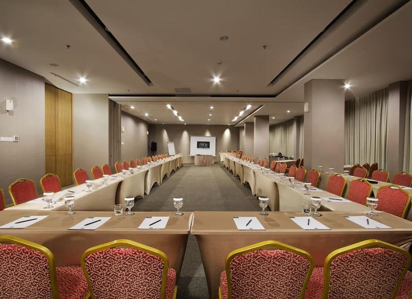 Ruang konferensi Foto