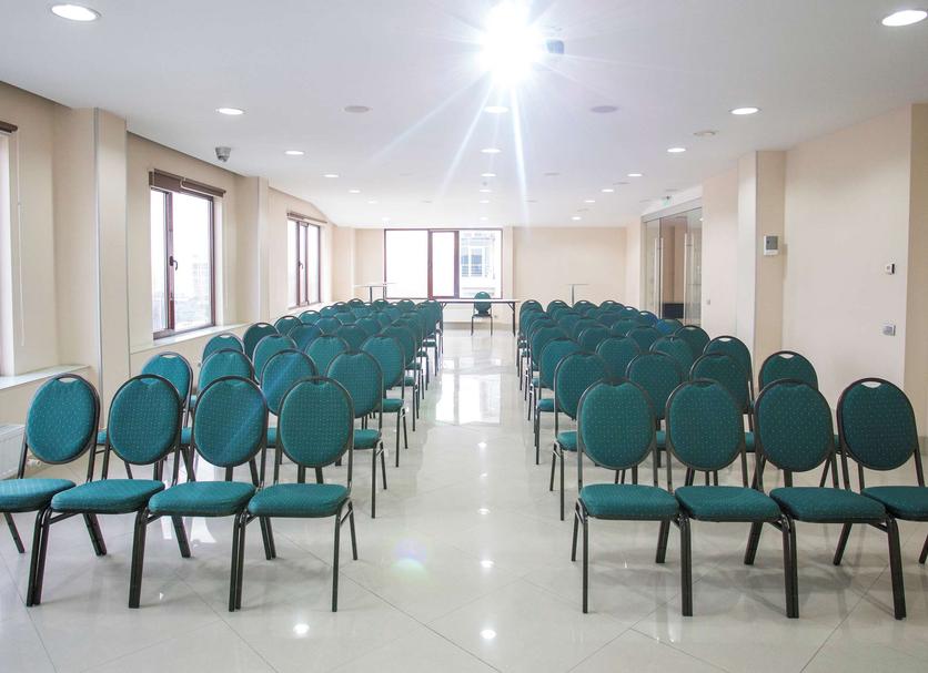 Ruang konferensi Foto