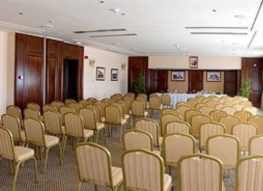 Ruang konferensi Foto