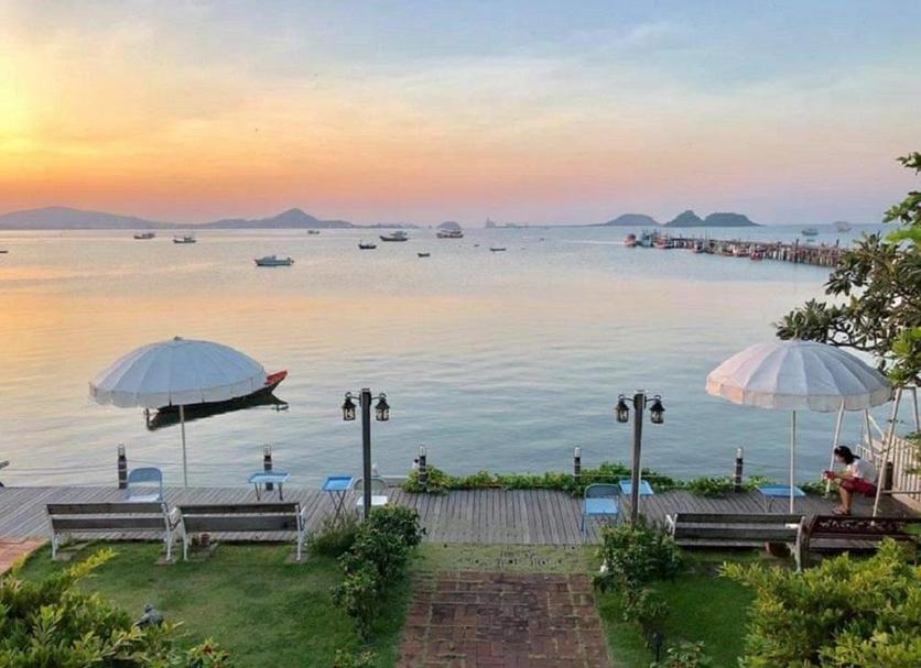 Pemandangan luar Foto