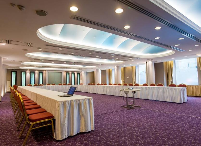 Ruang konferensi Foto