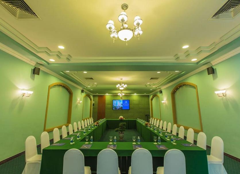 Ruang konferensi Foto