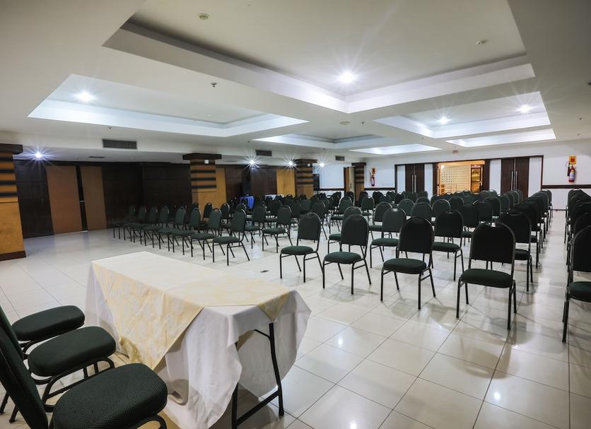 Ruang konferensi Foto