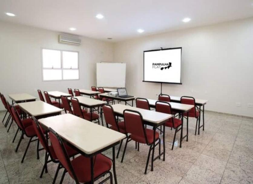 Ruang konferensi Foto