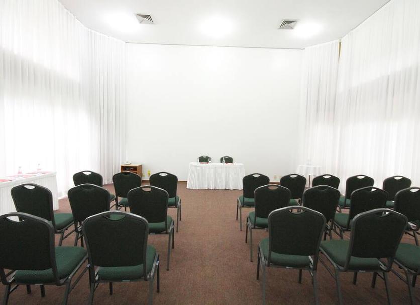 Ruang konferensi Foto