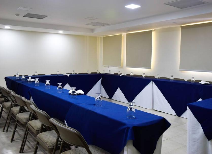 Ruang konferensi Foto
