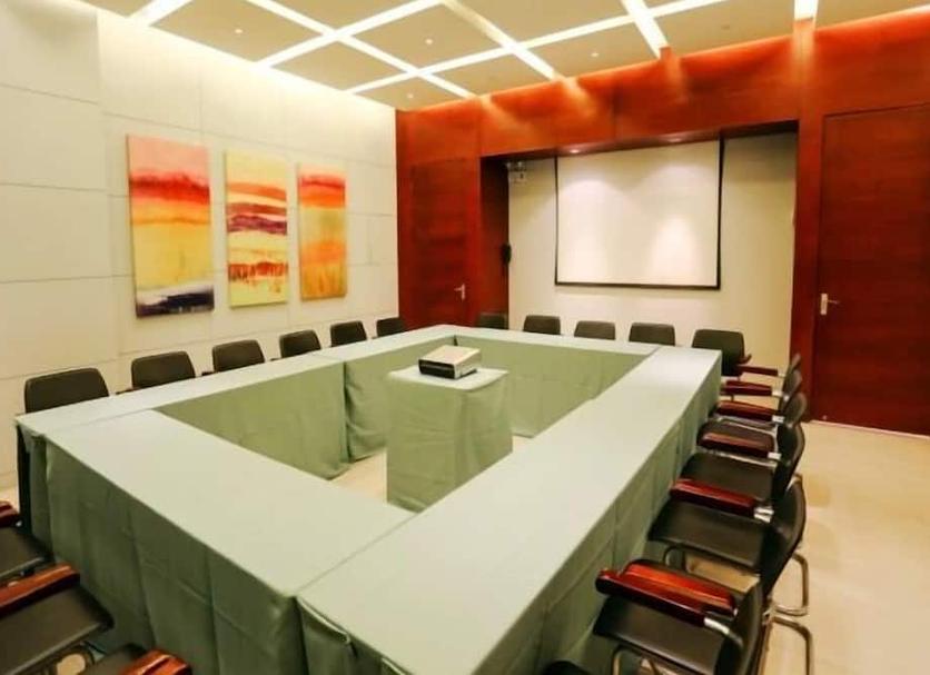 Ruang konferensi Foto