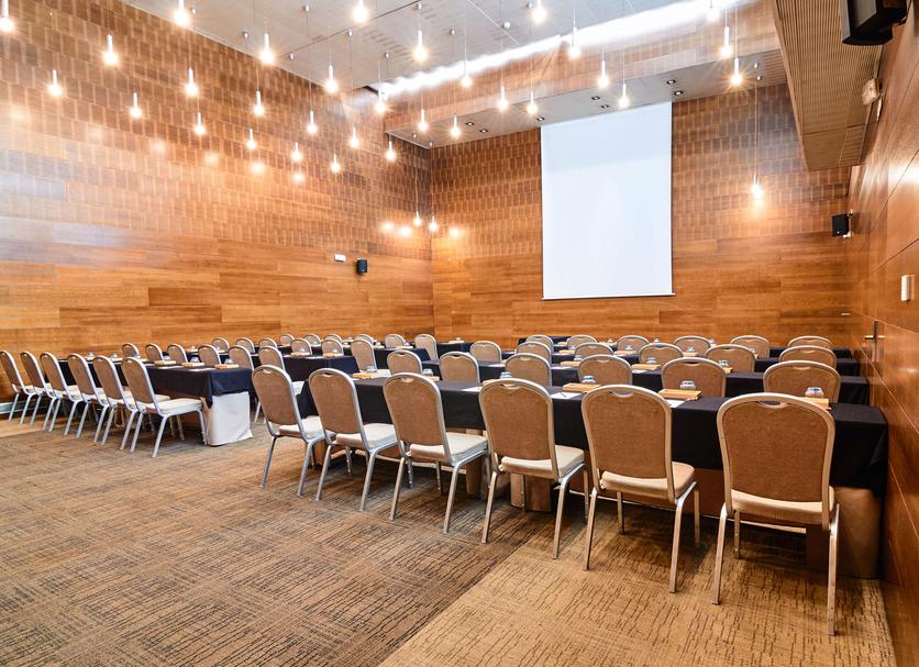 Ruang konferensi Foto
