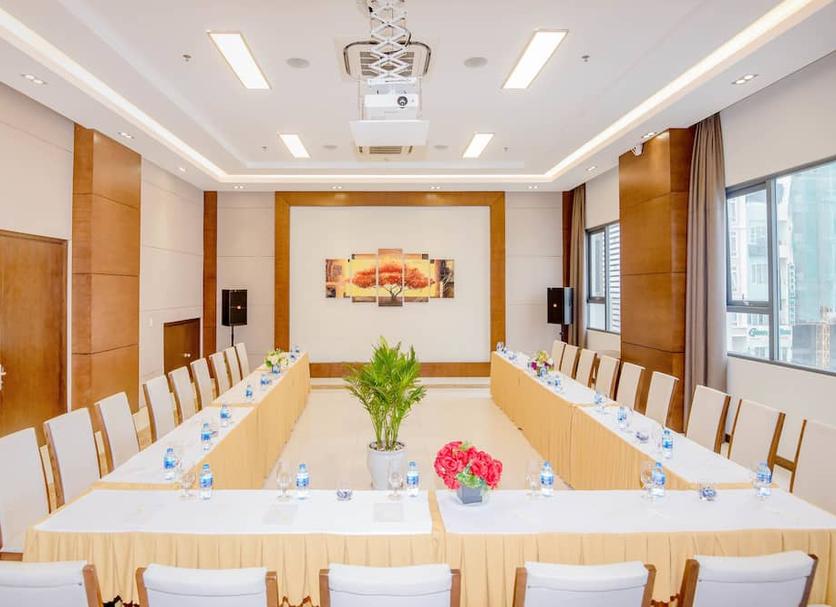 Ruang konferensi Foto