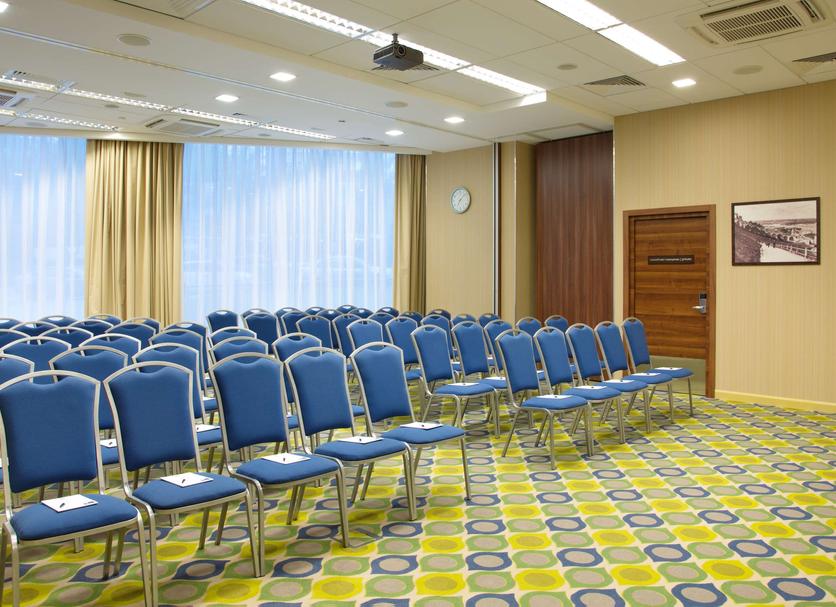 Ruang konferensi Foto