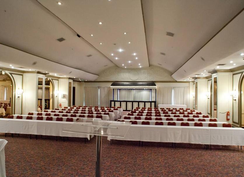 Ruang konferensi Foto