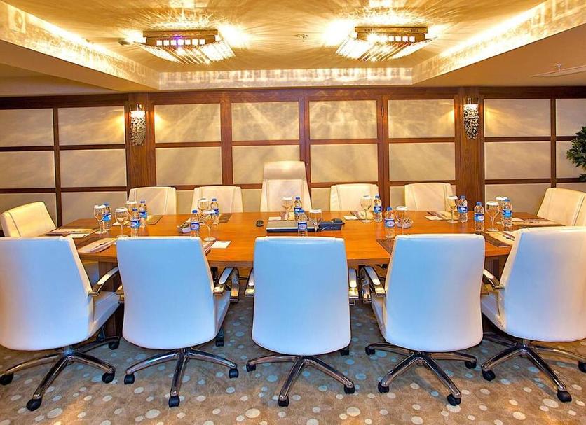 Ruang konferensi Foto