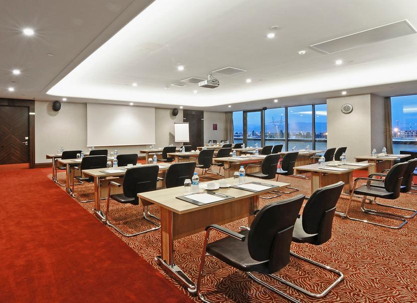 Ruang konferensi Foto