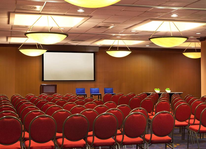 Ruang konferensi Foto
