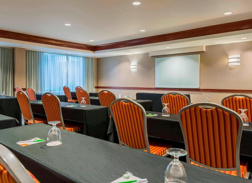 Ruang konferensi Foto