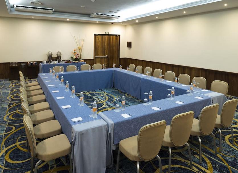 Ruang konferensi Foto