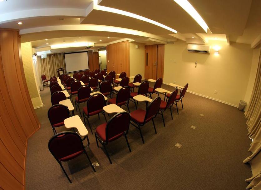 Ruang konferensi Foto