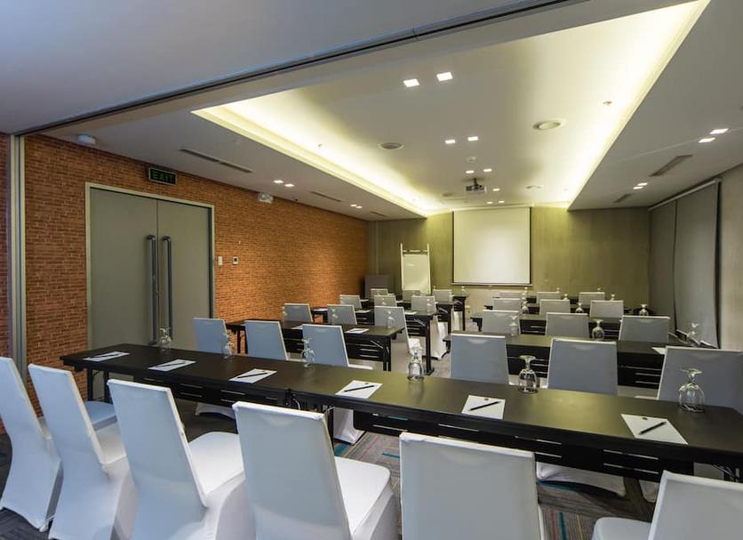 Ruang konferensi Foto