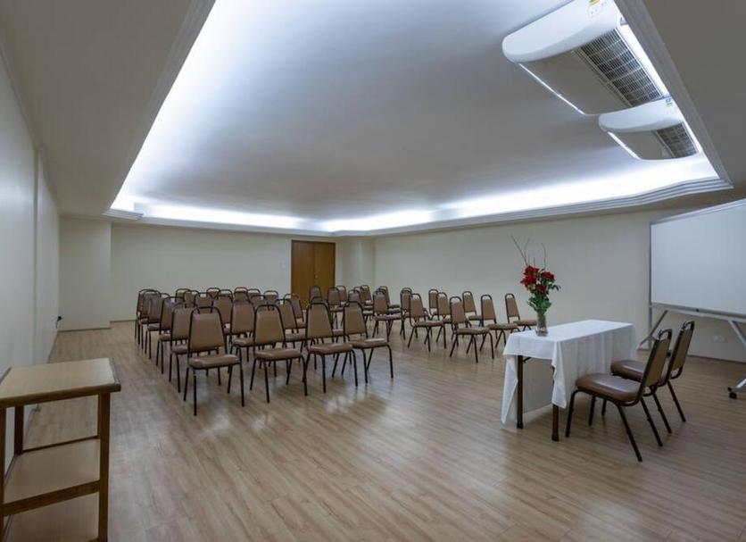 Ruang konferensi Foto