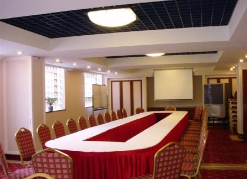 Ruang konferensi Foto