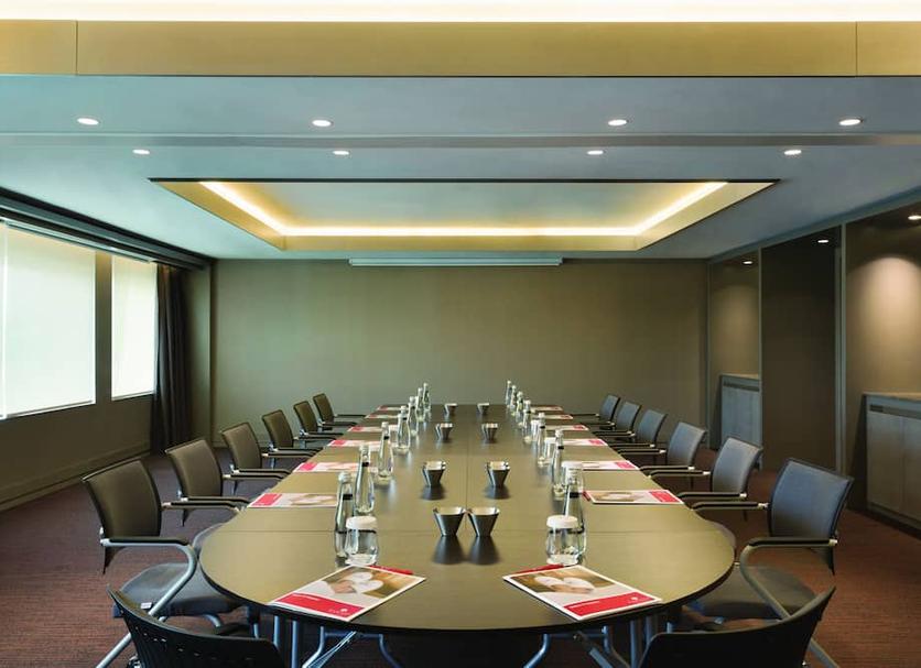 Ruang konferensi Foto