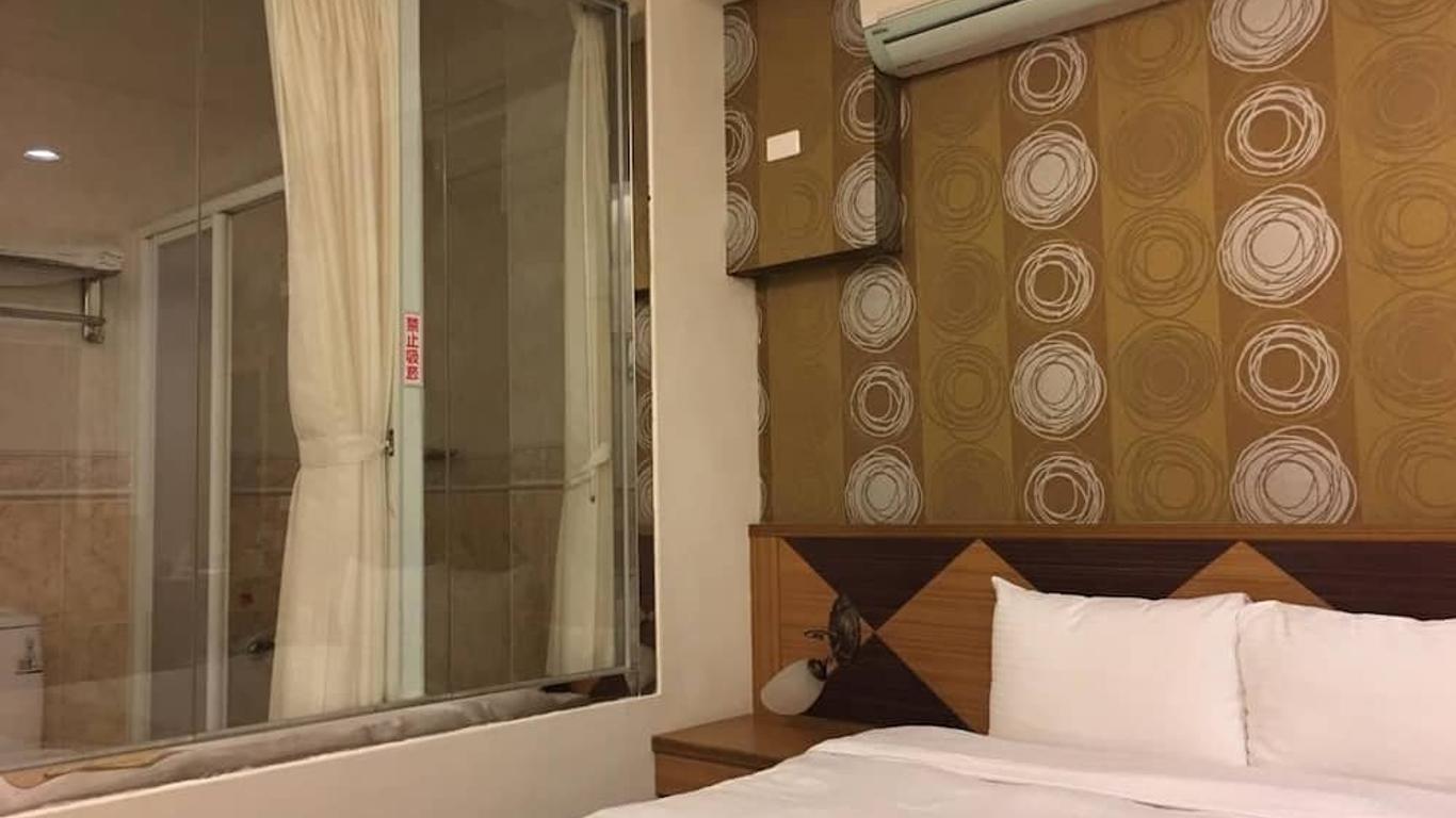Ri Yue Hu Pan Resort