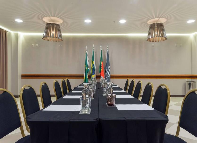 Ruang konferensi Foto