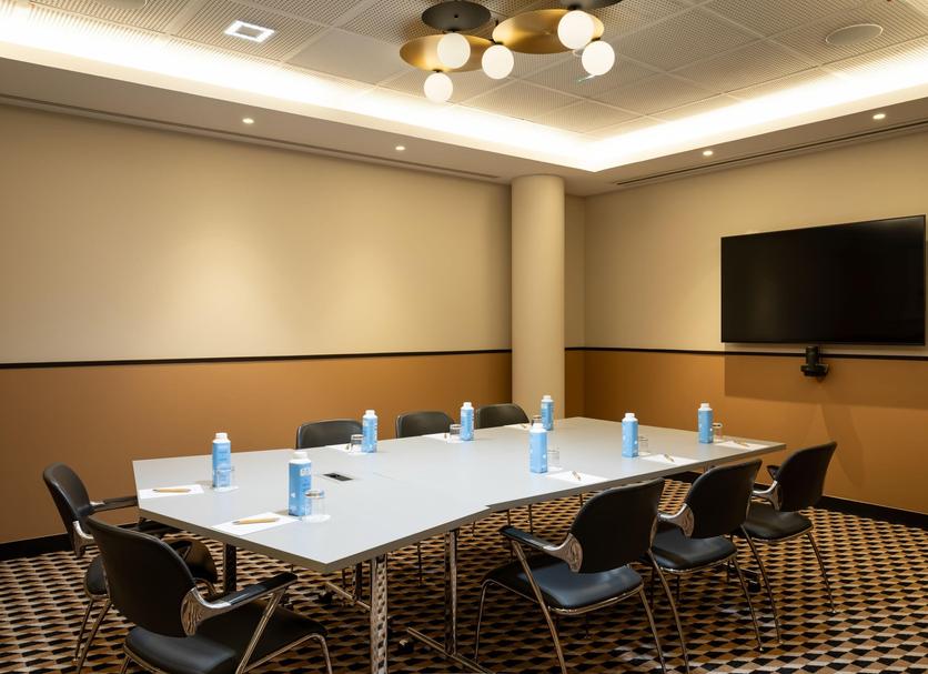 Ruang konferensi Foto