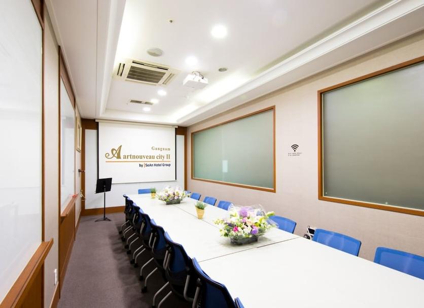Ruang konferensi Foto