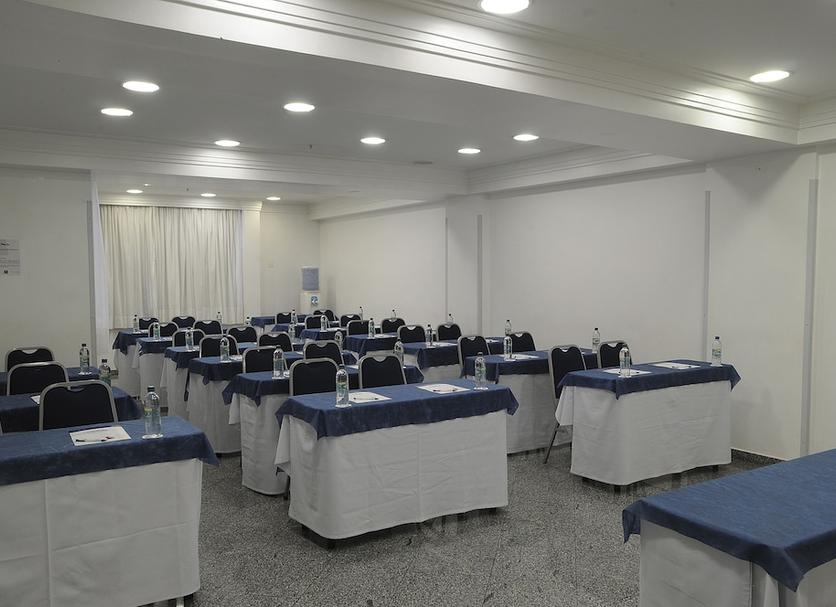 Ruang konferensi Foto