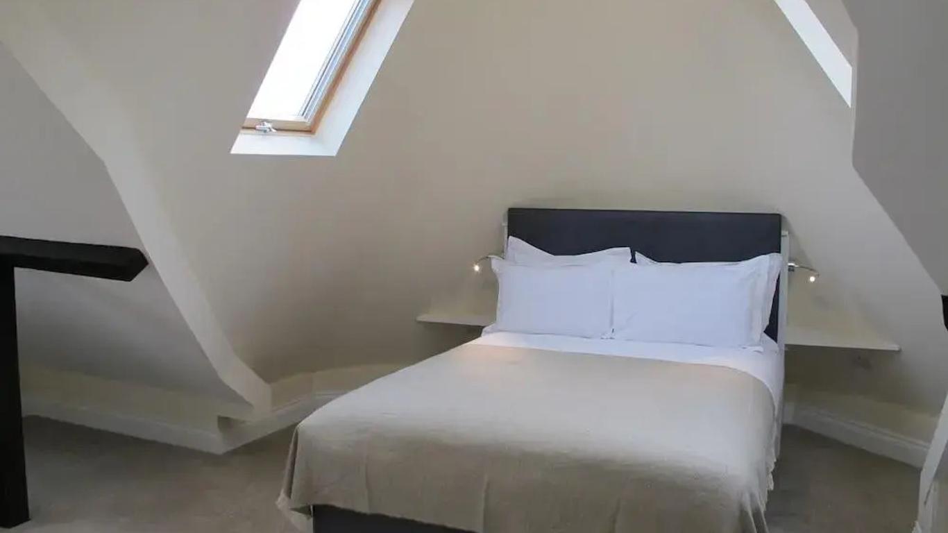 Glenlyn Hotel & Apartments