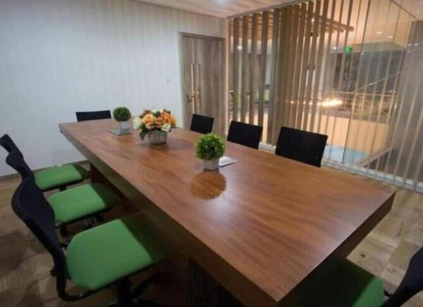 Ruang konferensi Foto