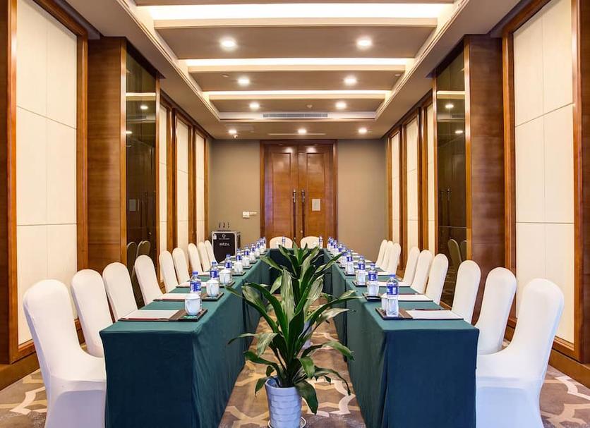 Ruang konferensi Foto