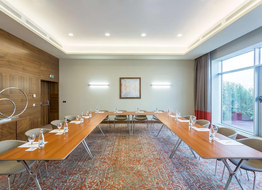 Ruang konferensi Foto