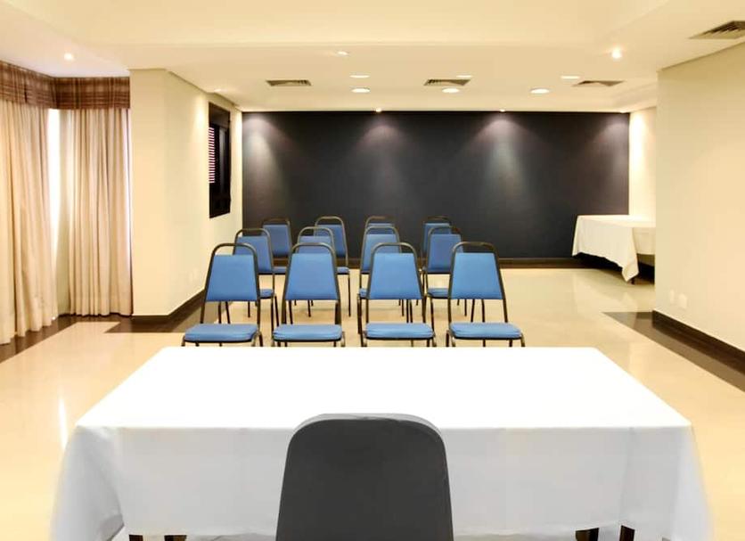 Ruang konferensi Foto