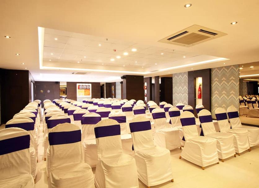 Ruang konferensi Foto