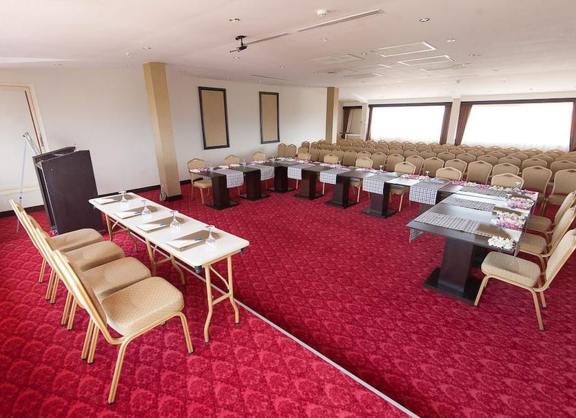 Ruang konferensi Foto