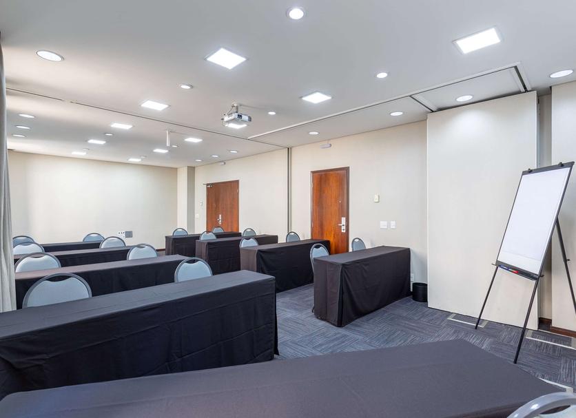 Ruang konferensi Foto