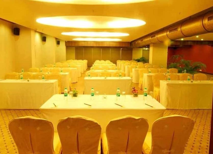 Ruang konferensi Foto