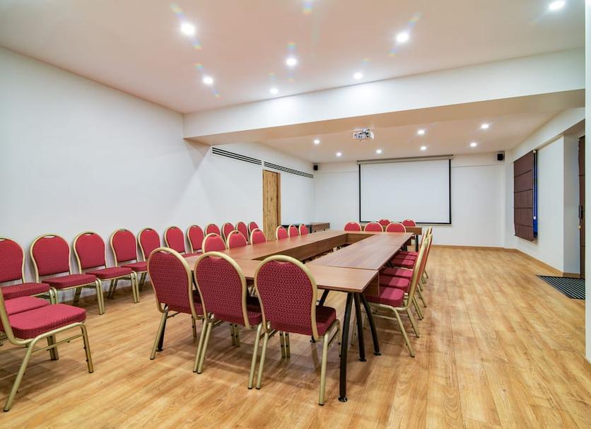 Ruang konferensi Foto