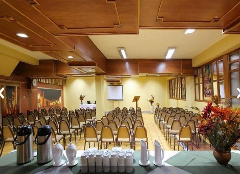 Ruang konferensi Foto
