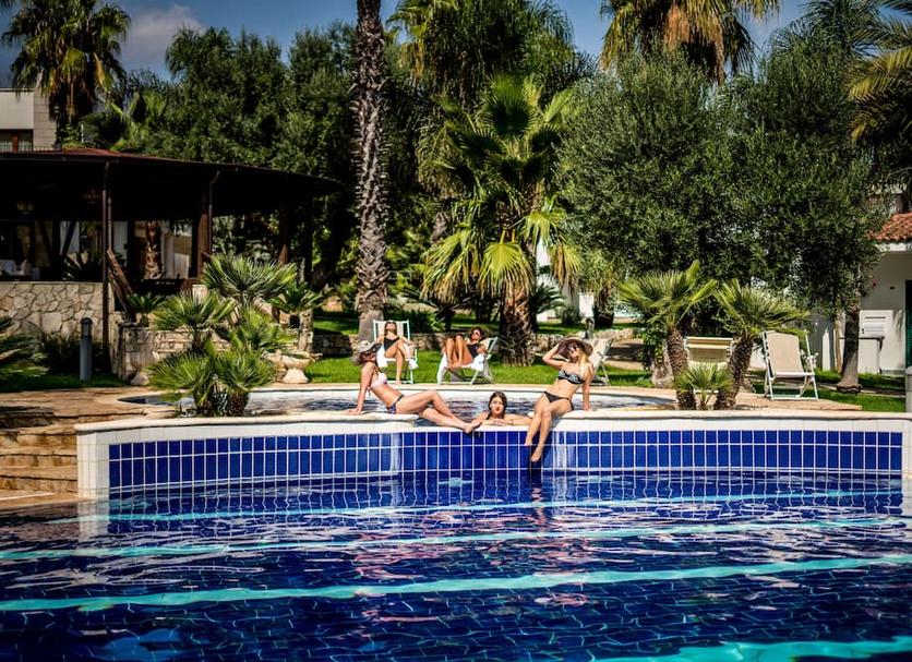 Kolam Foto