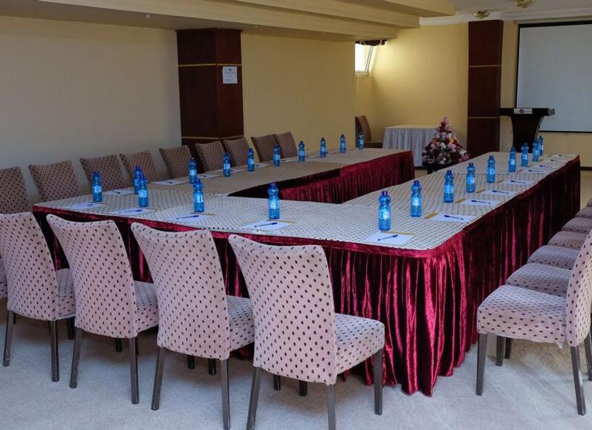 Ruang konferensi Foto