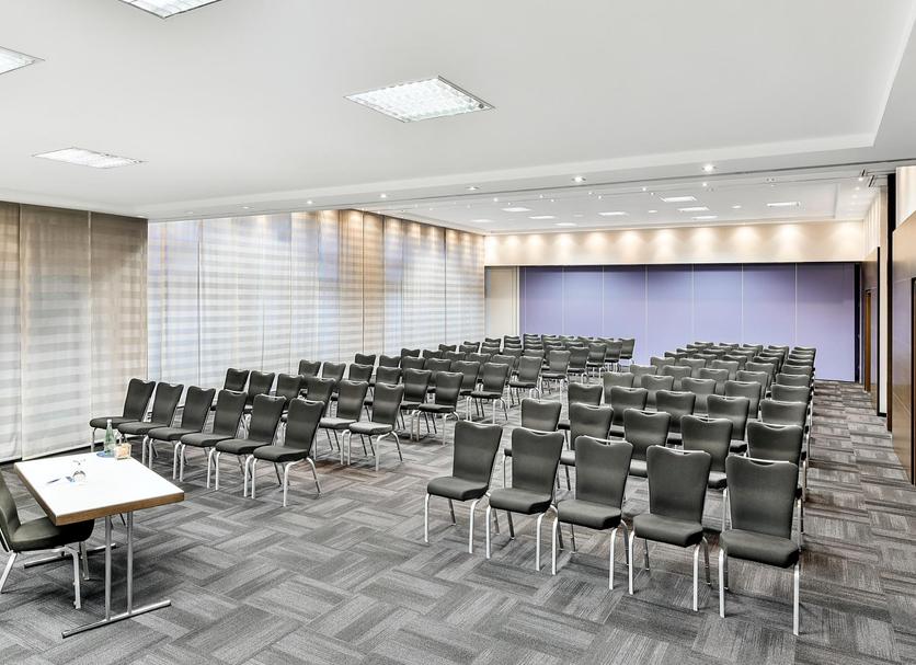 Ruang konferensi Foto