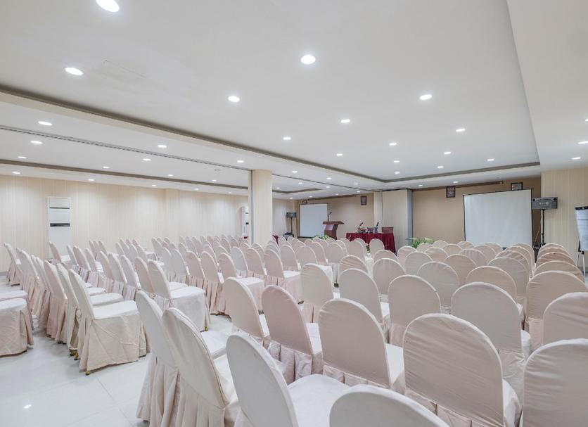 Ruang konferensi Foto
