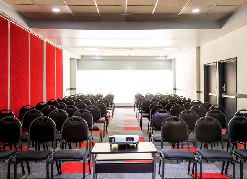 Ruang konferensi Foto