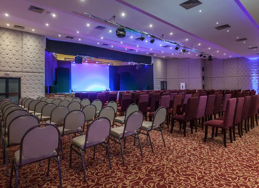 Ruang konferensi Foto