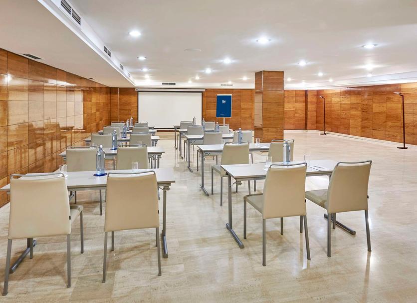 Ruang konferensi Foto