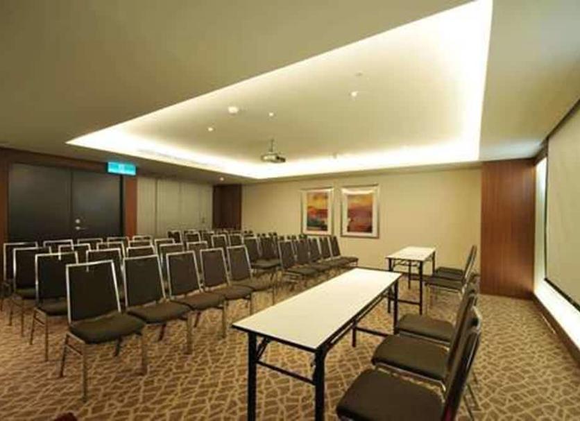 Ruang konferensi Foto
