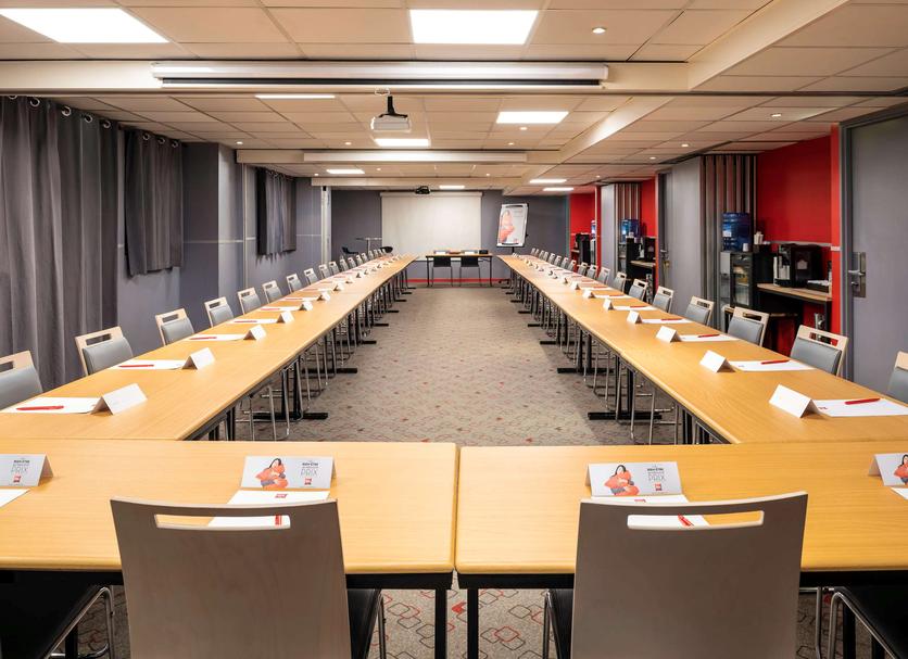 Ruang konferensi Foto